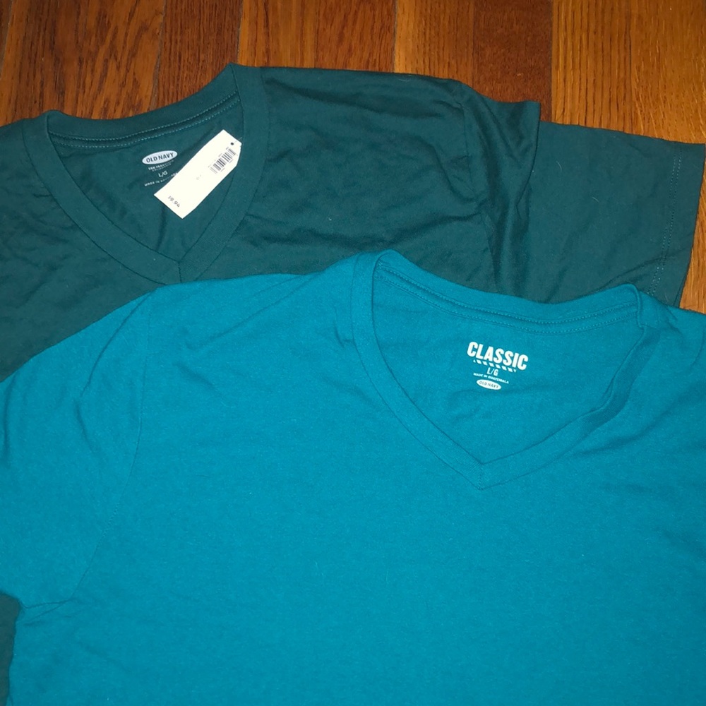 2 old navy T-shirts